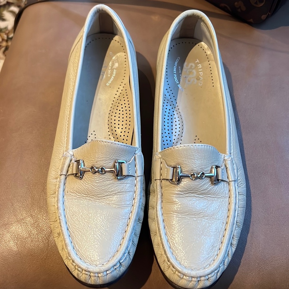SAS Metro Loafers Women’s 9  Slim Bone Beige Leather Horsebit Flats